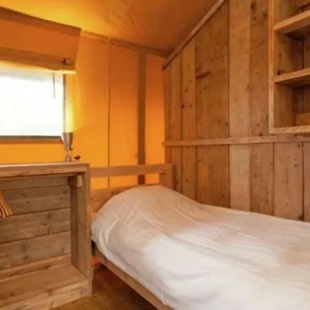 Luxury tent In De Veluwe Met Prive Sanitair Ll54 *