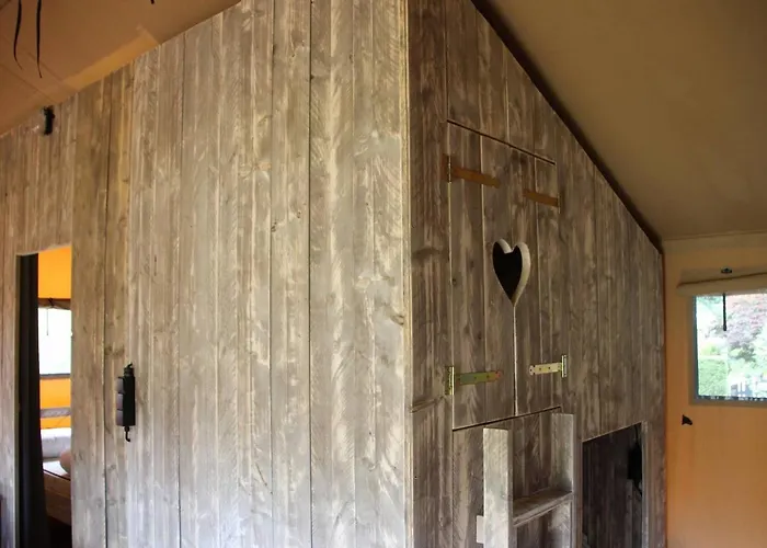 אוהל מפואר In De Veluwe Met Prive Sanitair Ll54 פוטן